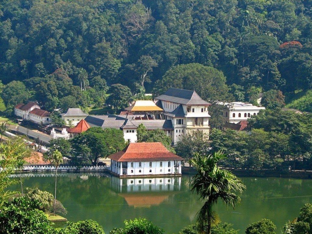 Nisansala Homestay Kandy Deiyannewela Exterior photo